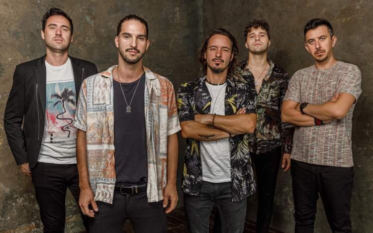 Népzenei ihletésű lemezt készített a Bagossy Brothers Company