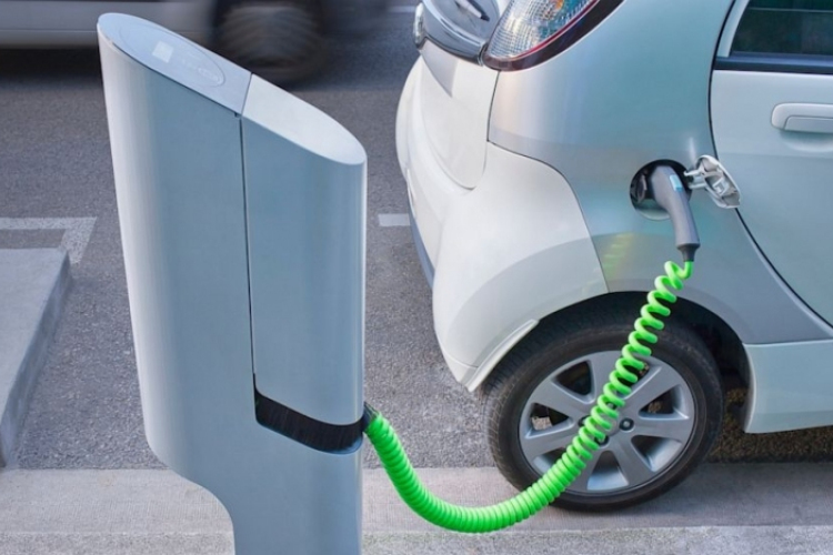 Két újabb gyorstöltővel bővült az elektromos töltőhálózat