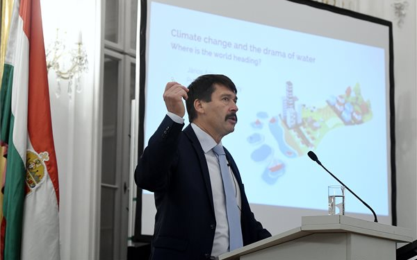 Áder János: Magyarország 2050-re klímasemlegessé válhat