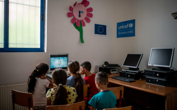 A tinédzserek 21 százalékát zaklathatják a neten  