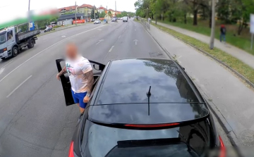 Büntetőfékezett, balesetet okozott – VIDEÓ