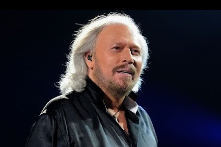 Lovaggá ütötték Barry Gibbet, a Bee Gees volt énekesét
