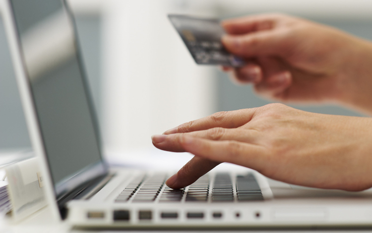 Vasárnapi pihenőnap - Nem bővült a vasárnapi internetes vásárlás