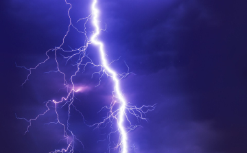 Az elektronikai berendezések áramtalanítása nem véd a villámcsapástól