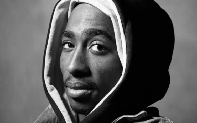 Csillagot kap Tupac Shakur a hollywoodi Hírességek sétányán