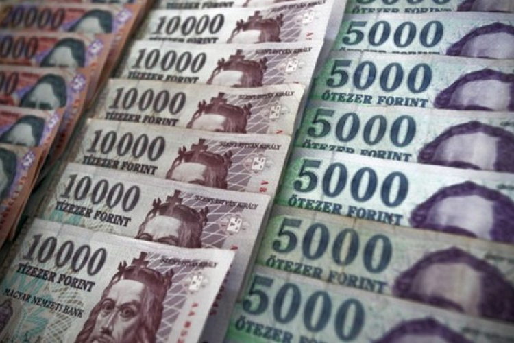 Csalást kíséreltek 33 millió forint értékben 