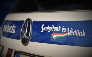 RENDŐRKÉZEN AZ AJKAI BETÖRŐ