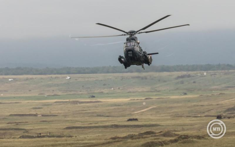 Szalay-Bobrovniczky Kristóf: a magyar emberek biztonságának garanciája mutatkozik meg az Adaptive Hussars 2025 országvédelmi gyakorlaton