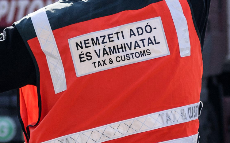 NAV-akció: célpontban a nőnapi árusok és a romkocsmák