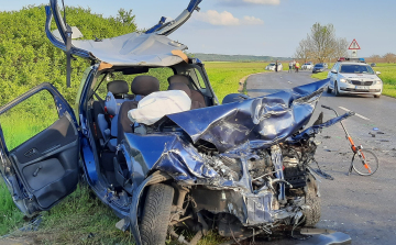 Ketten meghaltak egy balesetben Berhida és Pétfürdő között