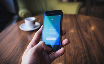 A Twitter az amerikai elnökválasztás előtt szigorítja politikusok és újságírók fiókjainak biztonságát