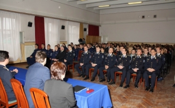 Veszprém megyében 17 új tiszthelyettes áll munkába