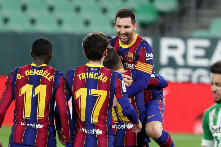 Múzeumba került Messi rekorder futballcipője