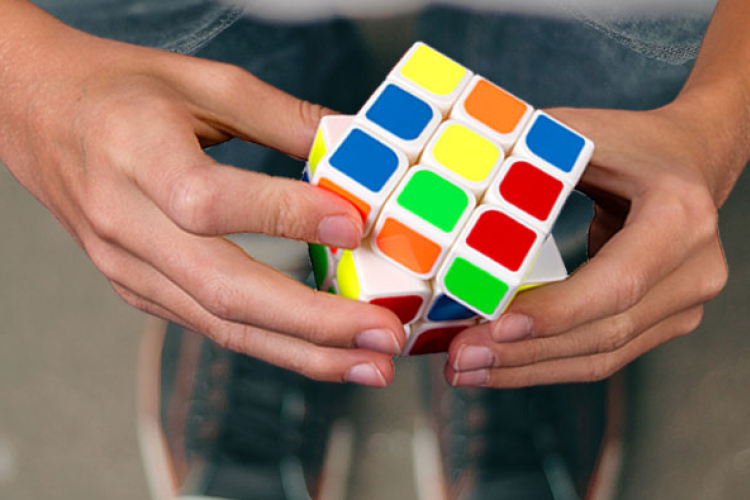 Beperelték a Rubik-kocka utánzatának gyártóját és forgalmazóját