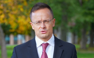 Szijjártó: gyármentő programot indít a kormány