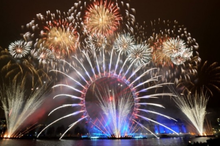 Újévi tűzijáték Londonban - ezúttal csak belépőjeggyel