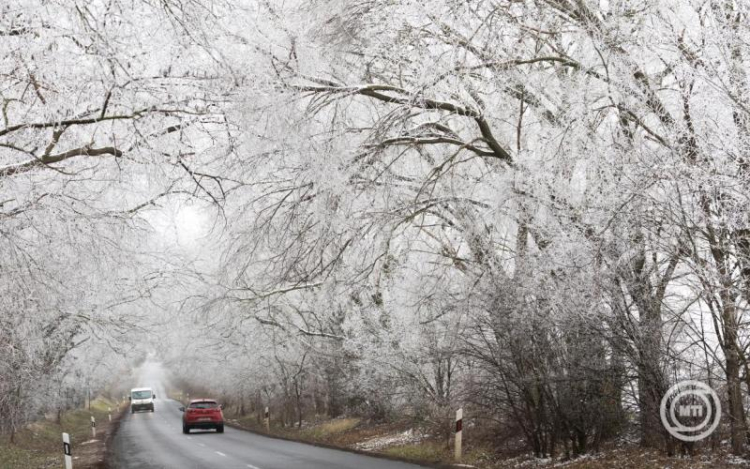 Hideg idő - A Dunántúl jelentős részére adott ki riasztást ónos eső miatt a HungaroMet