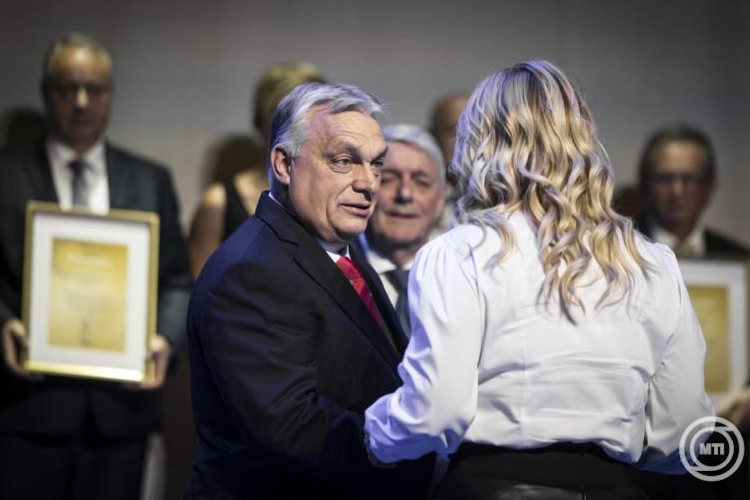 Orbán Viktor szerint Magyarországon a háború vesztésre, a vállalkozók győzelemre állnak
